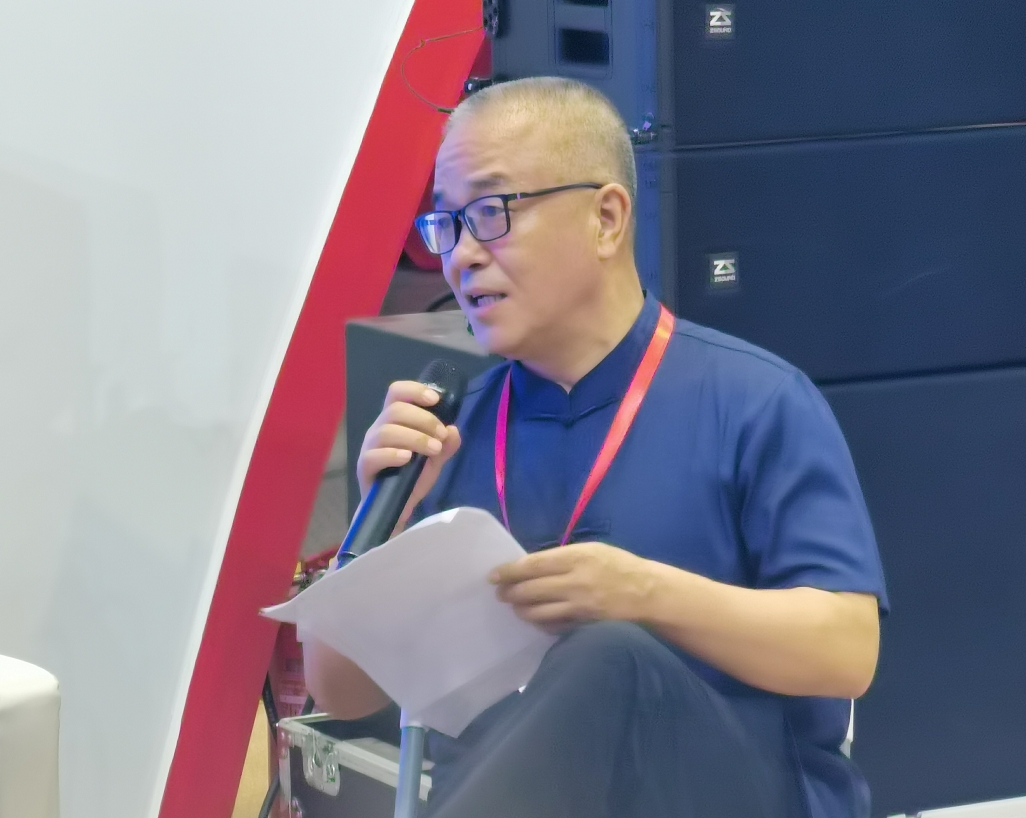 从脱贫攻坚到乡村振兴的华丽转身——研究出版社携“三农”主打精品组合套系亮相全国书博会 从脱贫攻坚到乡村振兴的华丽转身——研究出版社携“三农”主打精品组合套系亮相全国书博会