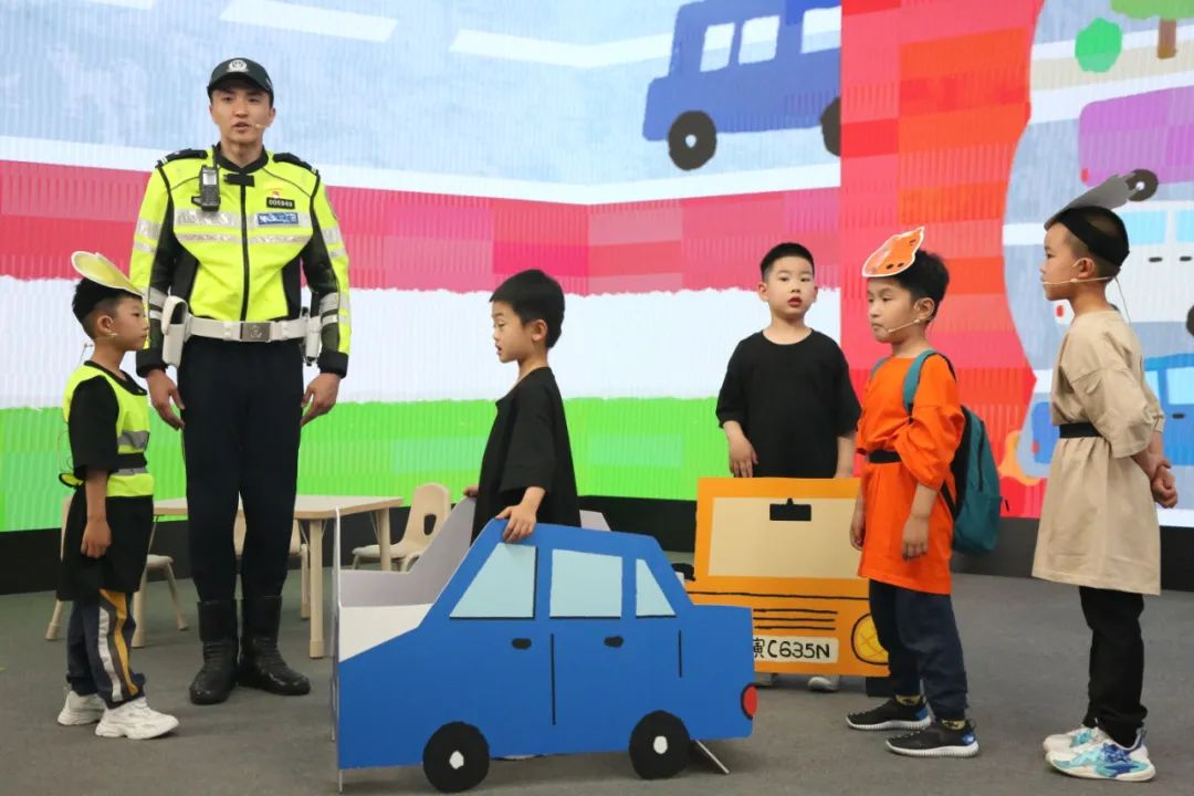 相约美好童年 守护交通安全——“交通安全十二生肖系列”读书分享会在北京召开 相约美好童年 守护交通安全——“交通安全十二生肖系列”读书分享会在北京召开