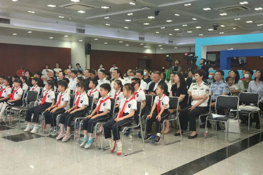 相约美好童年 守护交通安全——“交通安全十二生肖系列”读书分享会在北京召开 相约美好童年 守护交通安全——“交通安全十二生肖系列”读书分享会在北京召开