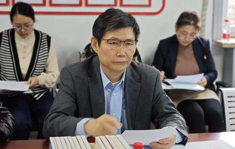 集团领导张纪臣、臧永清一行  到研究出版社开展专题调研