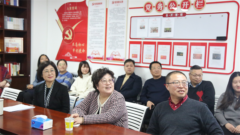 光辉岁月 感恩有你——研究出版社组织召开赵卜慧社长光荣退休欢送会 光辉岁月 感恩有你——研究出版社组织召开赵卜慧社长光荣退休欢送会