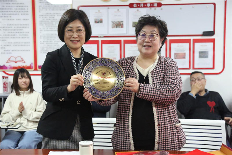 光辉岁月 感恩有你——研究出版社组织召开赵卜慧社长光荣退休欢送会 光辉岁月 感恩有你——研究出版社组织召开赵卜慧社长光荣退休欢送会